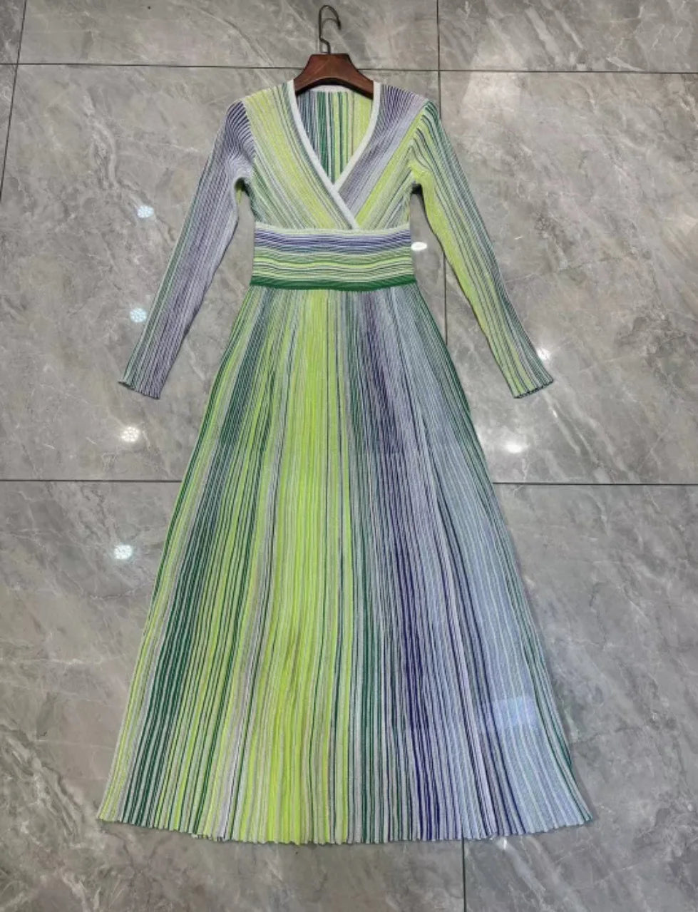 QMQA Fashion Women's Gradient Stripes Design Dresses V Neck High Waist Long Sleeve Elegant Party Dress Female Spring New 1A116