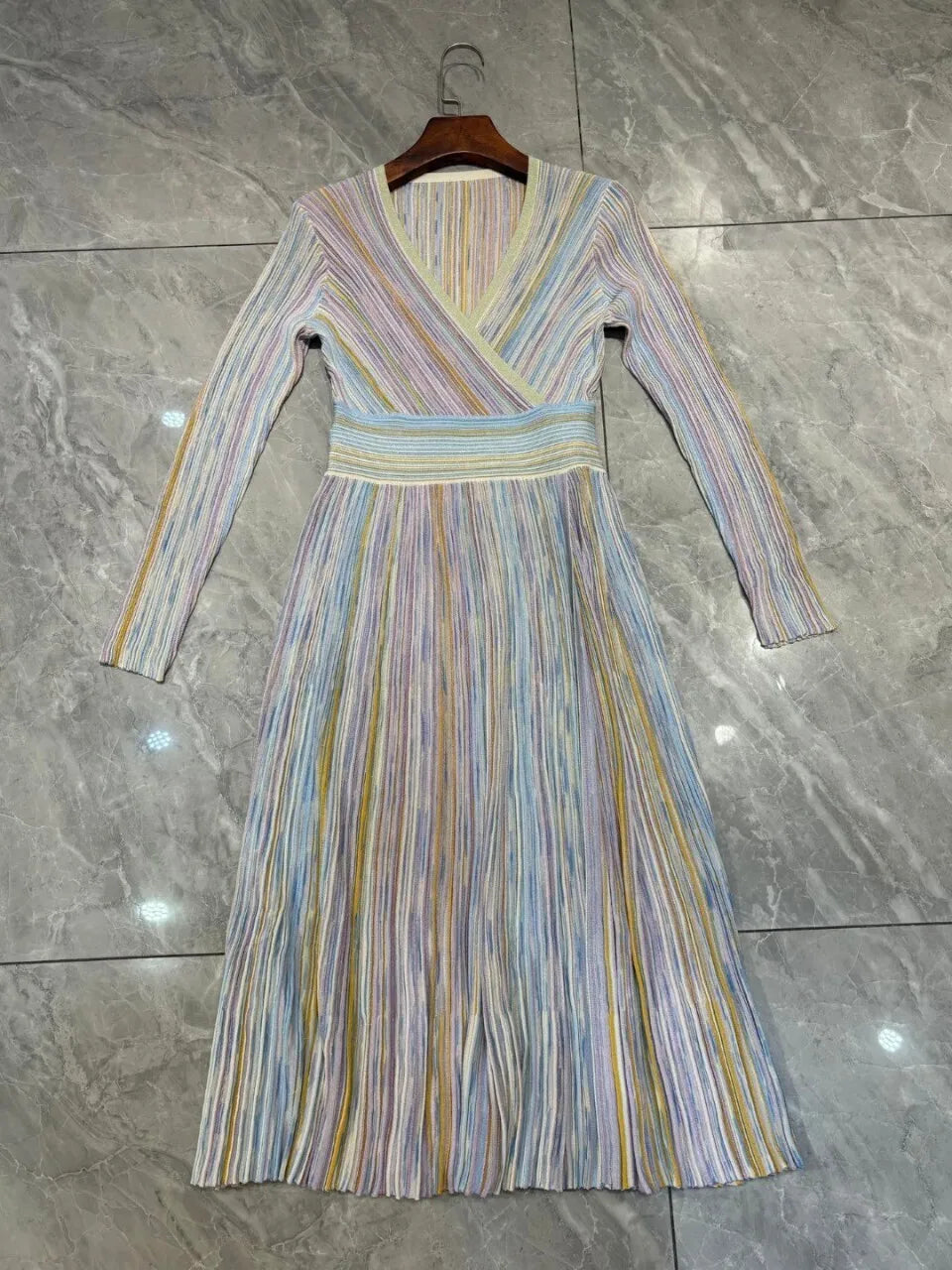 QMQA Fashion Women's Gradient Stripes Design Dresses V Neck High Waist Long Sleeve Elegant Party Dress Female Spring New 1A116